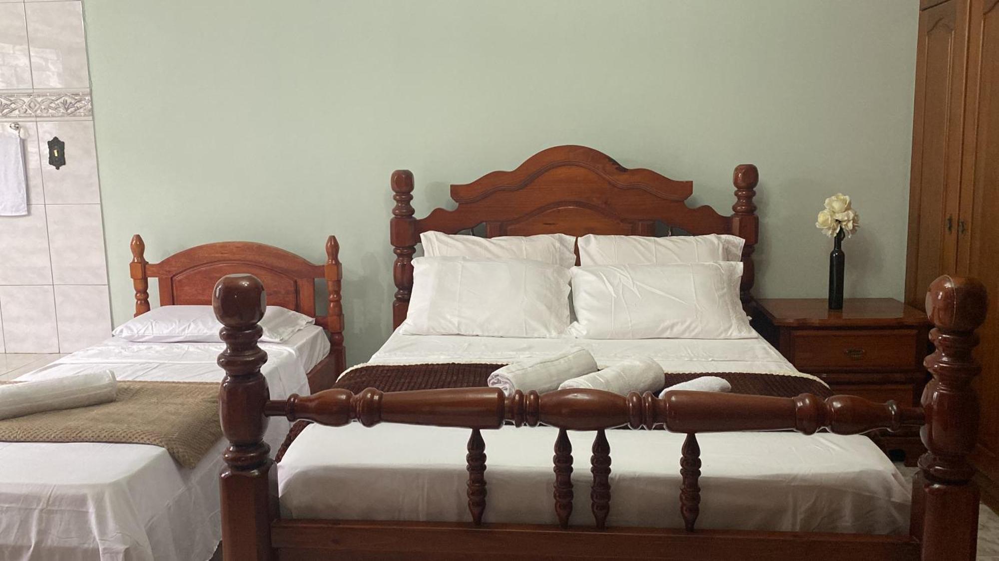 Triana Guest House Foz do Iguacu Bagian luar foto